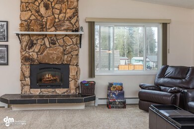Living Room with fireplace