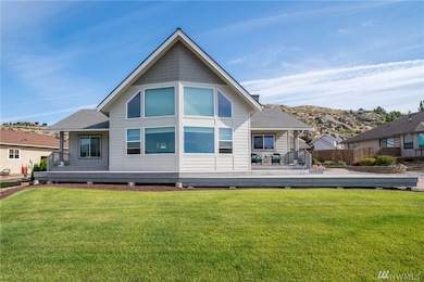 352 Orchard View Dr, Chelan, WA 98816 - photo 4