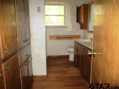 2807 2807 Chandler St, Kilgore, TX 75662 - photo 4