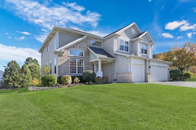 77 Bridlepath Dr, Lindenhurst, IL 60046 - photo 2