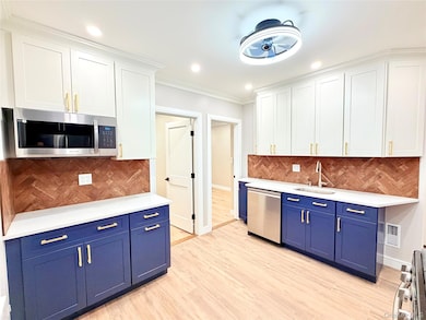 5985 57th Dr unit 2, Maspeth, NY 11378 - photo 6