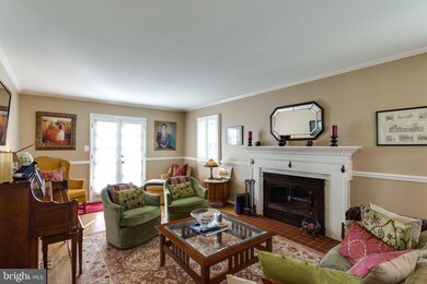 8515 Doter Dr, Alexandria, VA 22308 - photo 7