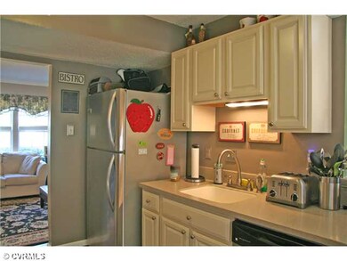 Kitchen - All new stainless appliances, too!