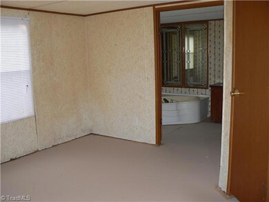 3037 Farmer Ct, Denton, NC 27239 - photo 6