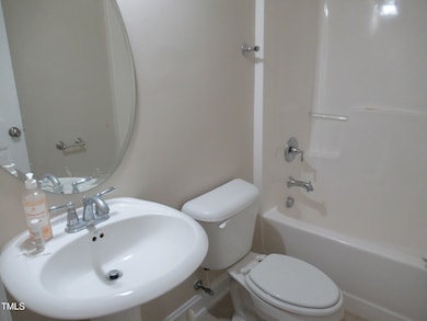 1st Floor Bath