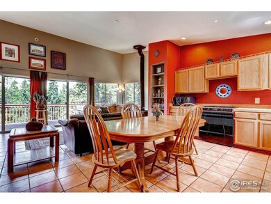 Bright Open  Kitchen