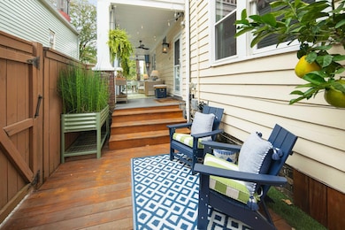 OUTDOOR SEATING AREA
