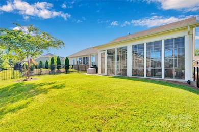 8206 Festival Way, Charlotte, NC 28215 - photo 6