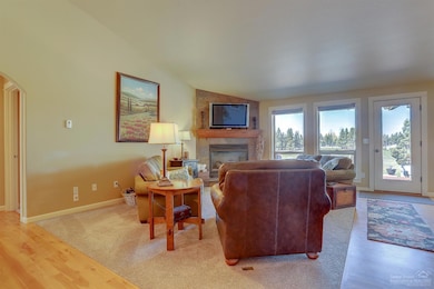 22960 Lone Pony Ln, Bend, OR 97701 - photo 4