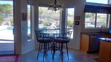 Eat-in-Kitchen