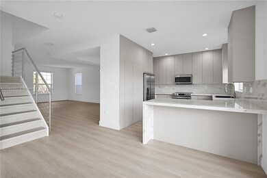 7025 NW 107th Ct, Doral, FL 33178 - photo 2