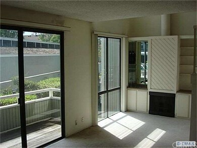 Living Room/fireplace