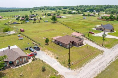 210 E Arbor Ct, Springtown, TX 76082 - photo 3