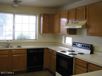 834 W Devon Dr, Gilbert, AZ 85233 - photo 2