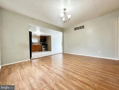 301 Mount Vernon St, Vineland, NJ 08360 - photo 2