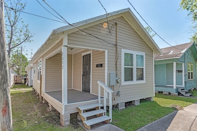 2526 Campbell St, Houston, TX 77026 - photo 2