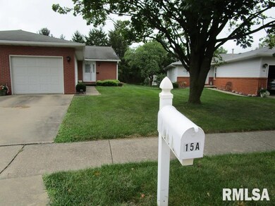 15 Eisenhower Dr, Jacksonville, IL 62650 - photo 2