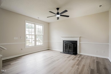002-photo-living-room-14616743