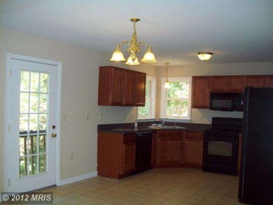 802 Moorefield Dr, Ruther Glen, VA 22546 - photo 4