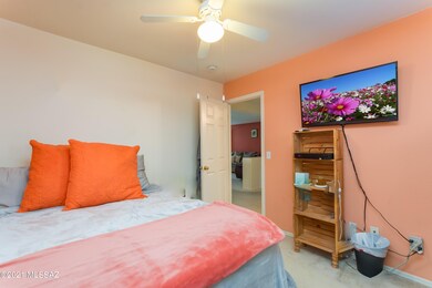 Guest bedroom (1)