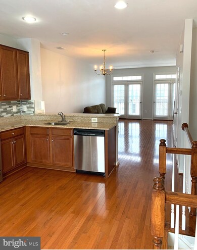 15638 John Diskin Cir, Woodbridge, VA 22191 - photo 6