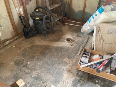 121 Bagg Ave, Jackson, MI 49203 - photo 7