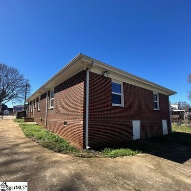 13 Dargan St, Greenville, SC 29611 - photo 4