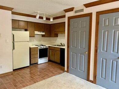 3504 Ivy Commons Dr unit 201, Raleigh, NC 27606 - photo 2