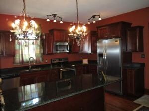 Kitchen w/Granite