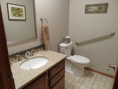 4810 Cedar Dr unit 96, West Des Moines, IA 50266 - photo 6