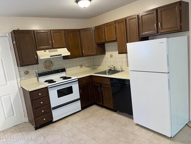 206 Falls Cir, Bushkill, PA 18324 - photo 2