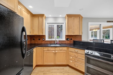 4 Lance Ln, Wilbraham, MA 01095 - photo 3