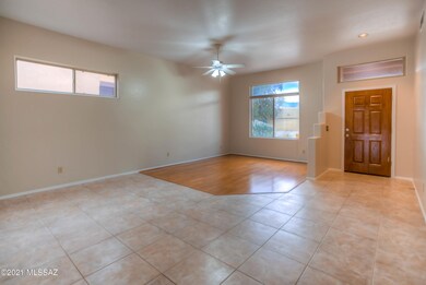 8 Living Room photo d