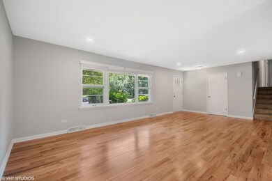 409 W Gartner Rd, Naperville, IL 60540 - photo 4