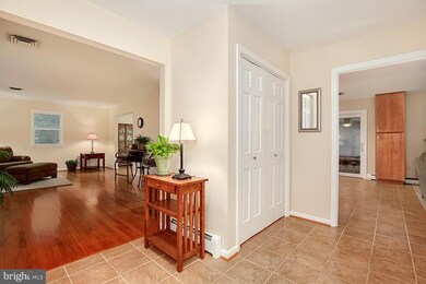 906 Lee Ave, Sykesville, MD 21784 - photo 4