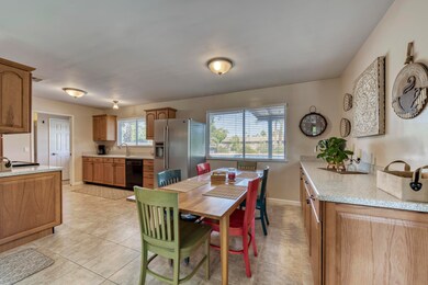 Casual Dining ~ Kitchen