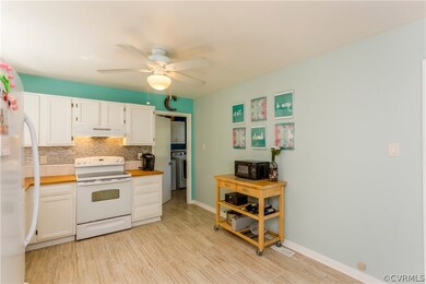 Eat-In Kitchen with access to Laundry Room and add