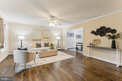 3146 Lookout Point Ct, Triangle, VA 22172 - photo 5