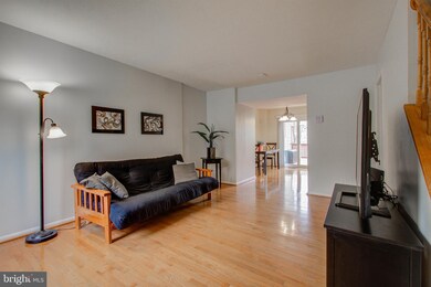 13543 Deerwater Dr, Germantown, MD 20874 - photo 4