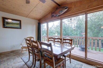 Solarium dining area