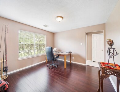 5110 Lockhart Dr, Pearland, TX 77584 - photo 2