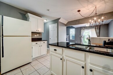 1990 Town Dr, Naperville, IL 60565 - photo 6