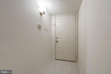 1539 Lincoln Way unit 302, McLean, VA 22102 - photo 6