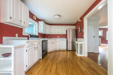 Cheerful Kitchen