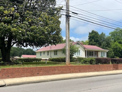 409 W Boyce St, Manning, SC 29102 - photo 3