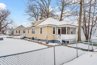 35 Stuart St, Springfield, MA 01119 - photo 2