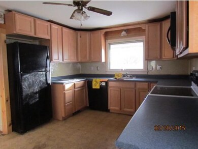 120 Maple Ave, Claremont, NH 03743 - photo 2