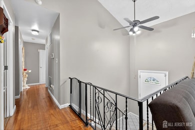 124 Cindy Ct, Middlesex, NJ 08846 - photo 4