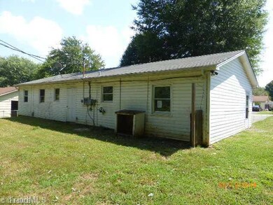 333 Northfield Dr, King, NC 27021 - photo 2