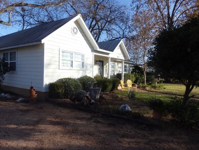 1406 Cross St, Fredericksburg, TX 78624 - photo 6